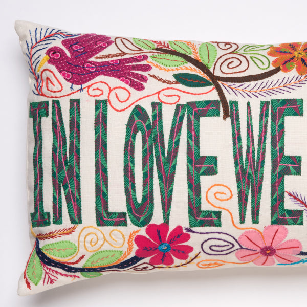 Mahatsara promeut les créations contemporaines d'artisans d'Afrique australe et s'inscrit pleinement dans une démarche de développement durable.