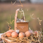 Porte clé papa rond cuir caramel - caché dans une véritable coquille d'oeuf - l'eggstra