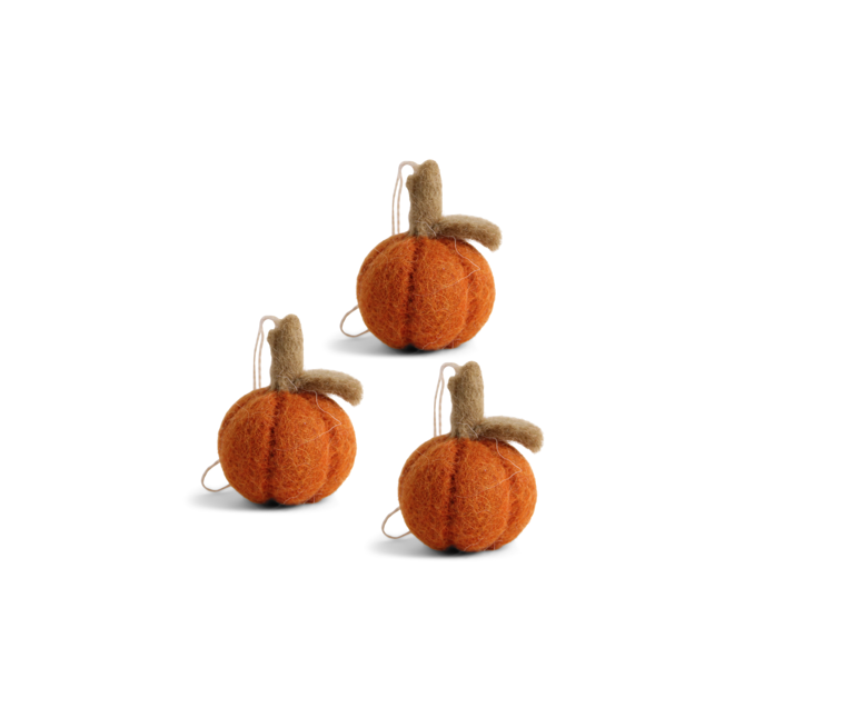 Mini citrouille en laine décorative pour Halloween – Accessoire cosy et original pour une touche automnale.