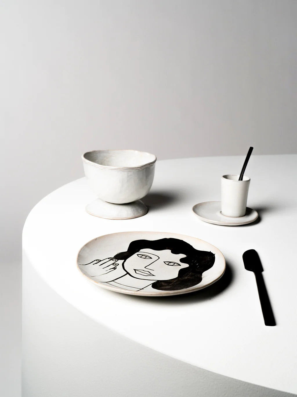 Assiette La mère fait à la main par un designer - Serax
