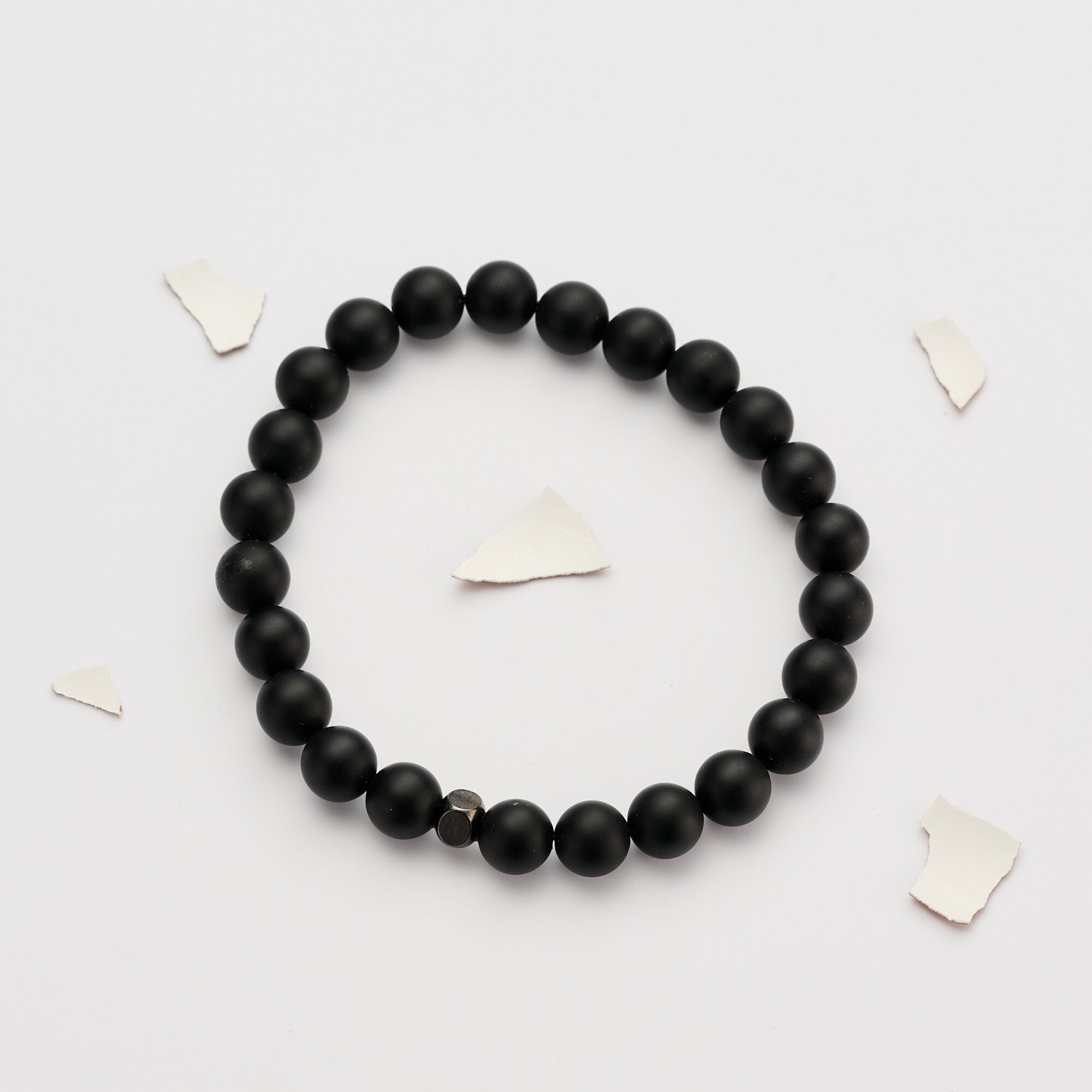 Bracelet coulissant pour homme caché dans une véritable coquille d'oeuf