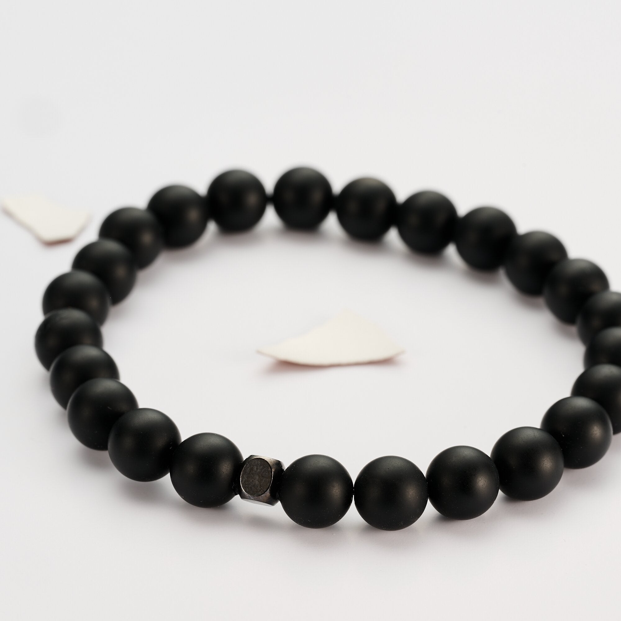 Bracelet coulissant pour homme caché dans une véritable coquille d'oeuf