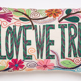 Coussin "In love we trust"