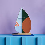 Giant catamaran - décoration en carton recyclé - studio roof