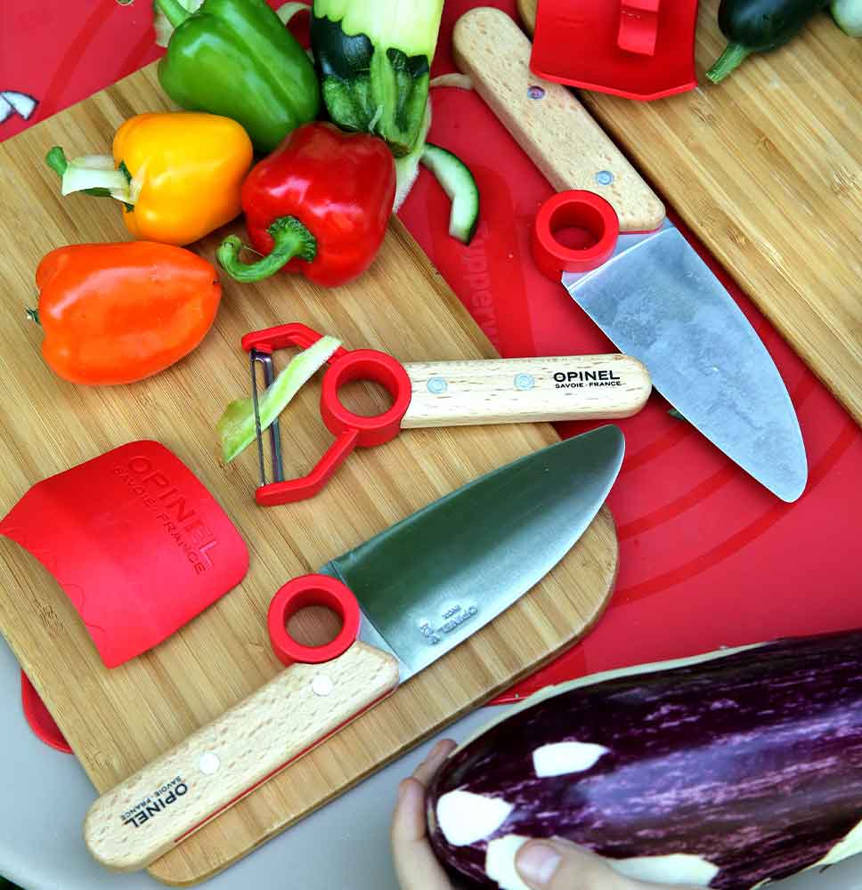 opinel, coffret petit chef pour apprendre la cuisine aux enfants, couteau et éplucheur pour enfant + protège doigt rouge