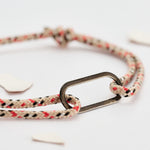 Bracelet coulissant pour homme caché dans une véritable coquille d'oeuf