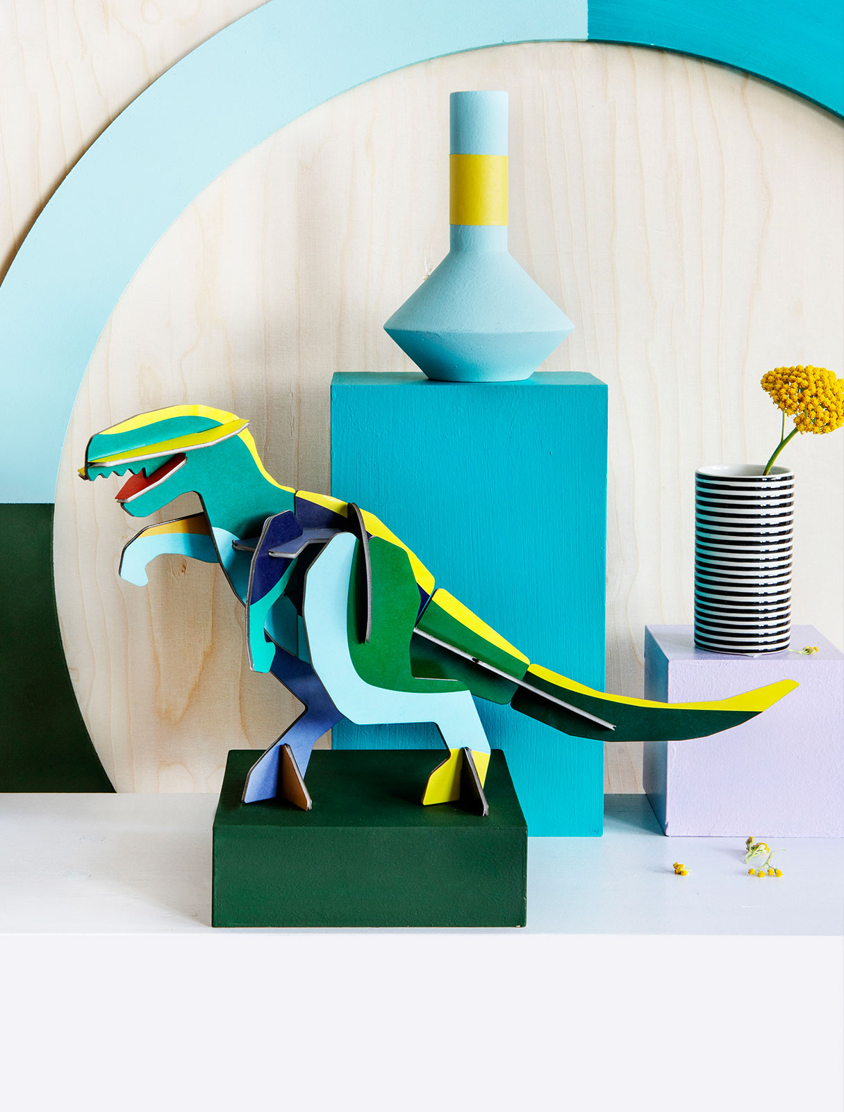 Dinosaure giant T Rex - jouet en carton recyclé - studio roof