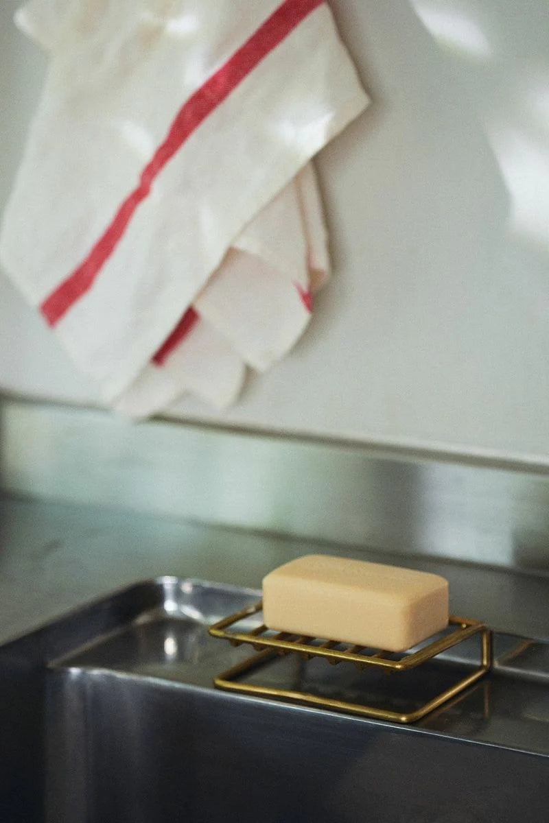 Porte savon en laiton Les choses simples - décoration de salle de bain