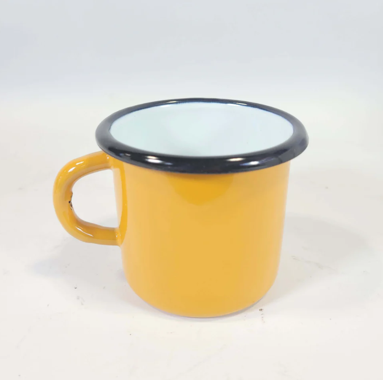 Tasse en émail d'Ukraine