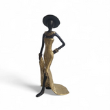 Femme élégante avec chapeau