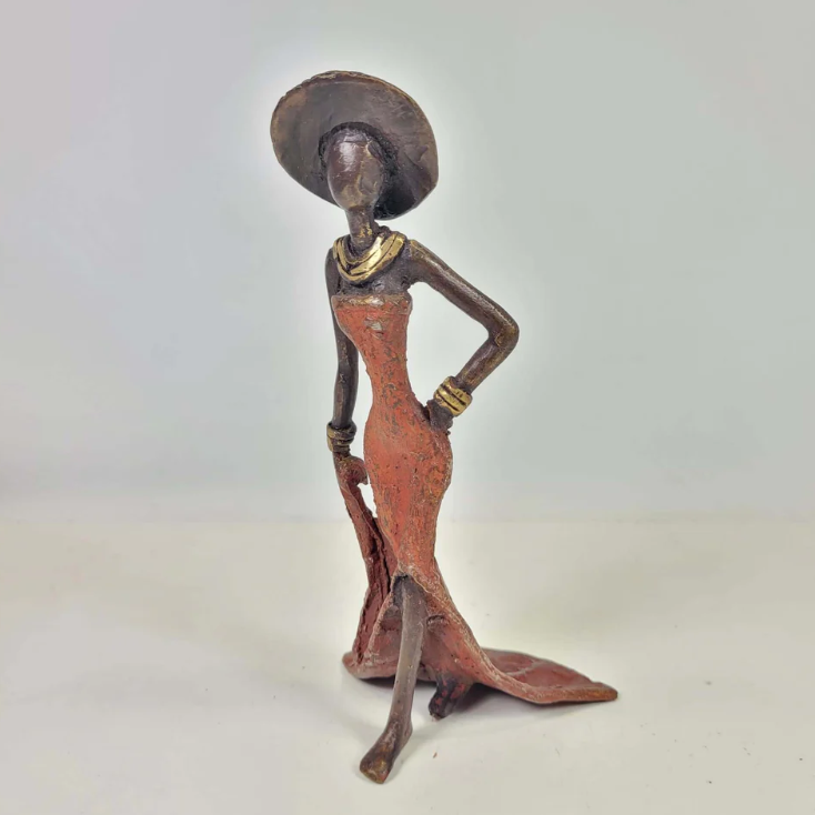 Femme élégante avec chapeau