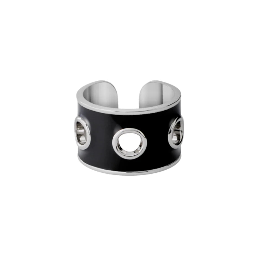 Bague audacieuse alliant le glamour des œillets dorés à la délicatesse de l'argent. Bague eyelet Bangle up